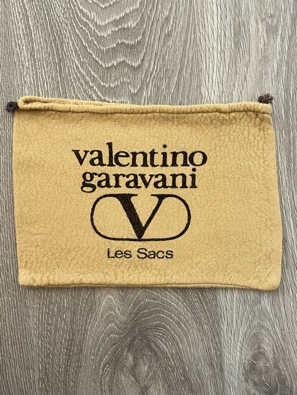 Valentino Garavani dust bag (C381)